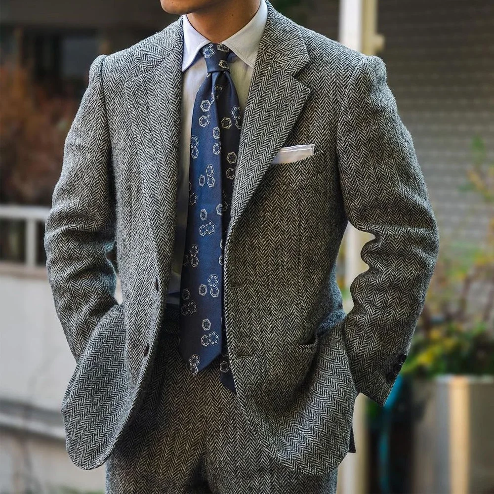 Vintage Herringbone Fabric Fashion Suits Casual Men's Classic Suit Single-Breasted Notch Lapels Two-piece Set Business Style
Vintage Herringbone Fabric Fashion Suits Casual Men's Classic Suit Single-Breasted Notch Lapels Two-piece Set Business Style