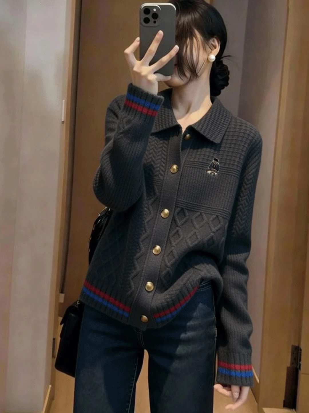 Soft Style Collar Knitted Sweater Women's Inner Wear Spring 2026 New Arrival High End Knitted Cardigan Fashionable Outer...
Soft Style Collar Knitted Sweater Women's Inner Wear Spring 2026 New Arrival High End Knitted Cardigan Fashionable Outer...