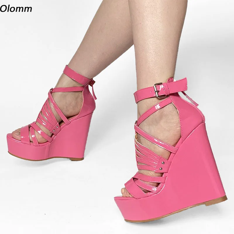 Ronticool/женские сандалии-гладиаторы из лакированной кожи с пряжкой на танкетке и открытым носком, красивая розовая обувь для вечеринок, женские размеры 35, 45, 47 52
Ronticool/женские сандалии-гладиаторы из лакированной кожи с пряжкой на танкетке и открытым носком, красивая розовая обувь для вечеринок, женские размеры 35, 45, 47 52