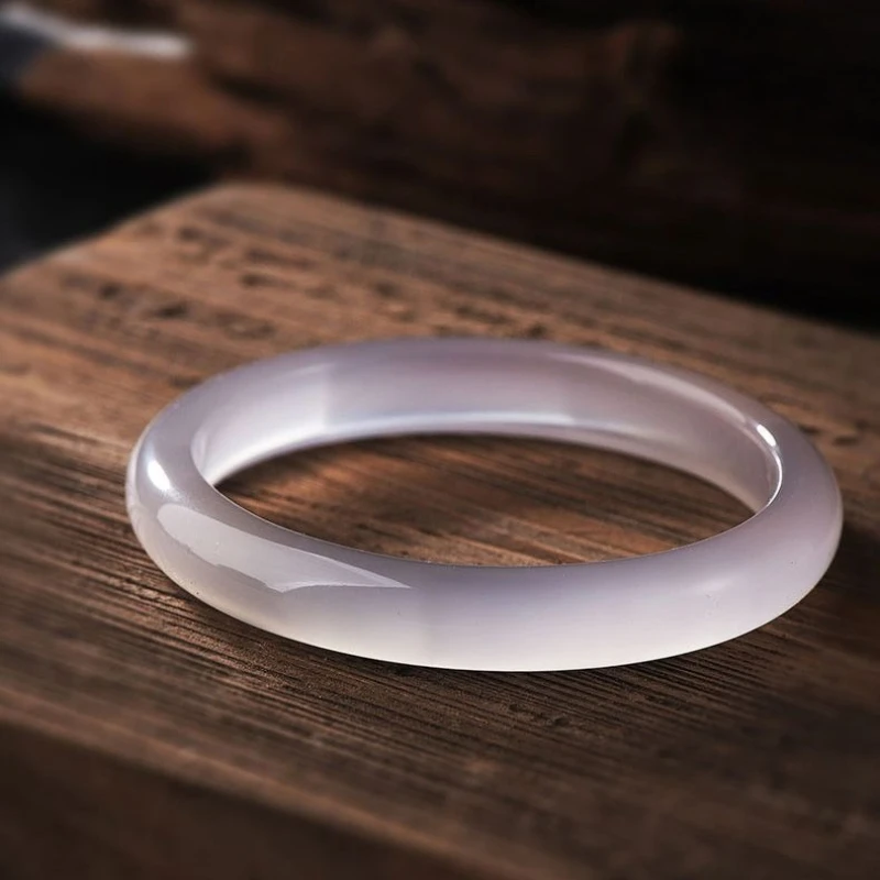 New Natural High-ice White Moonlight Bracelet, Classic
New Natural High-ice White Moonlight Bracelet, Classic