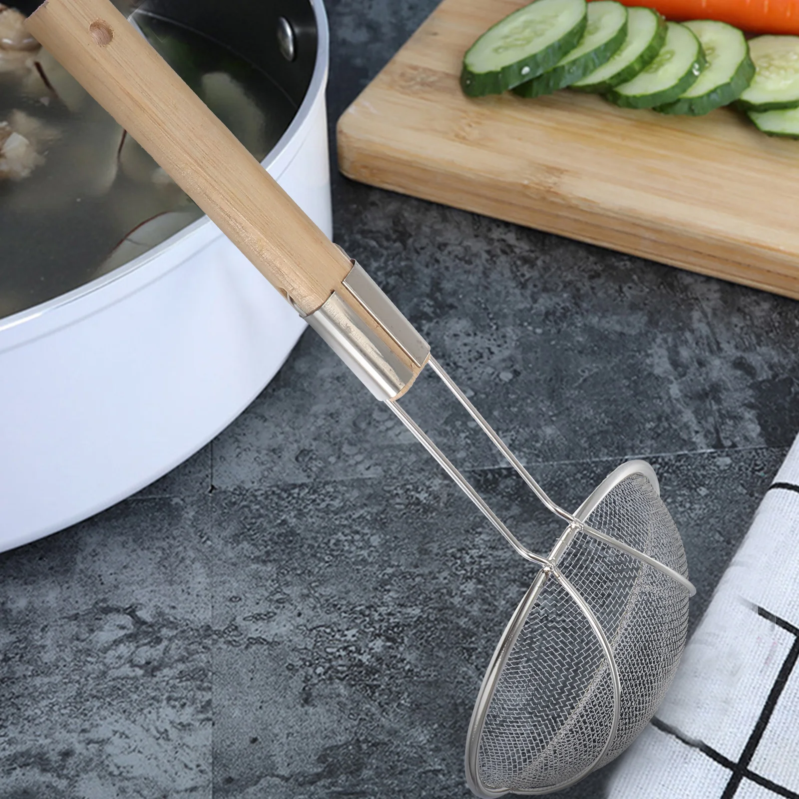 1pc Stainless Steel Strainer Spoon Long Handle Fine Filter Noodles Colander Kitchen Gadget Home Sieve Tea Strainer Easy Storage
1pc Stainless Steel Strainer Spoon Long Handle Fine Filter Noodles Colander Kitchen Gadget Home Sieve Tea Strainer Easy Storage