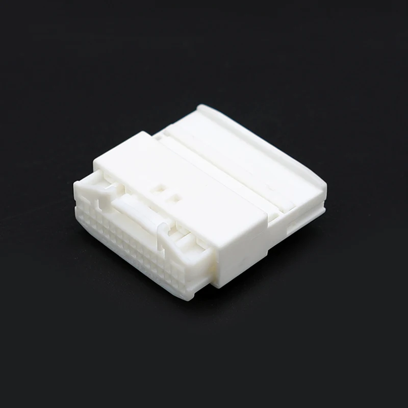 1473799-1 TE type 0.7 series 1318745-1 Automotive connector 32-hole plate end wiring harness 1318747-1
1473799-1 TE type 0.7 series 1318745-1 Automotive connector 32-hole plate end wiring harness 1318747-1