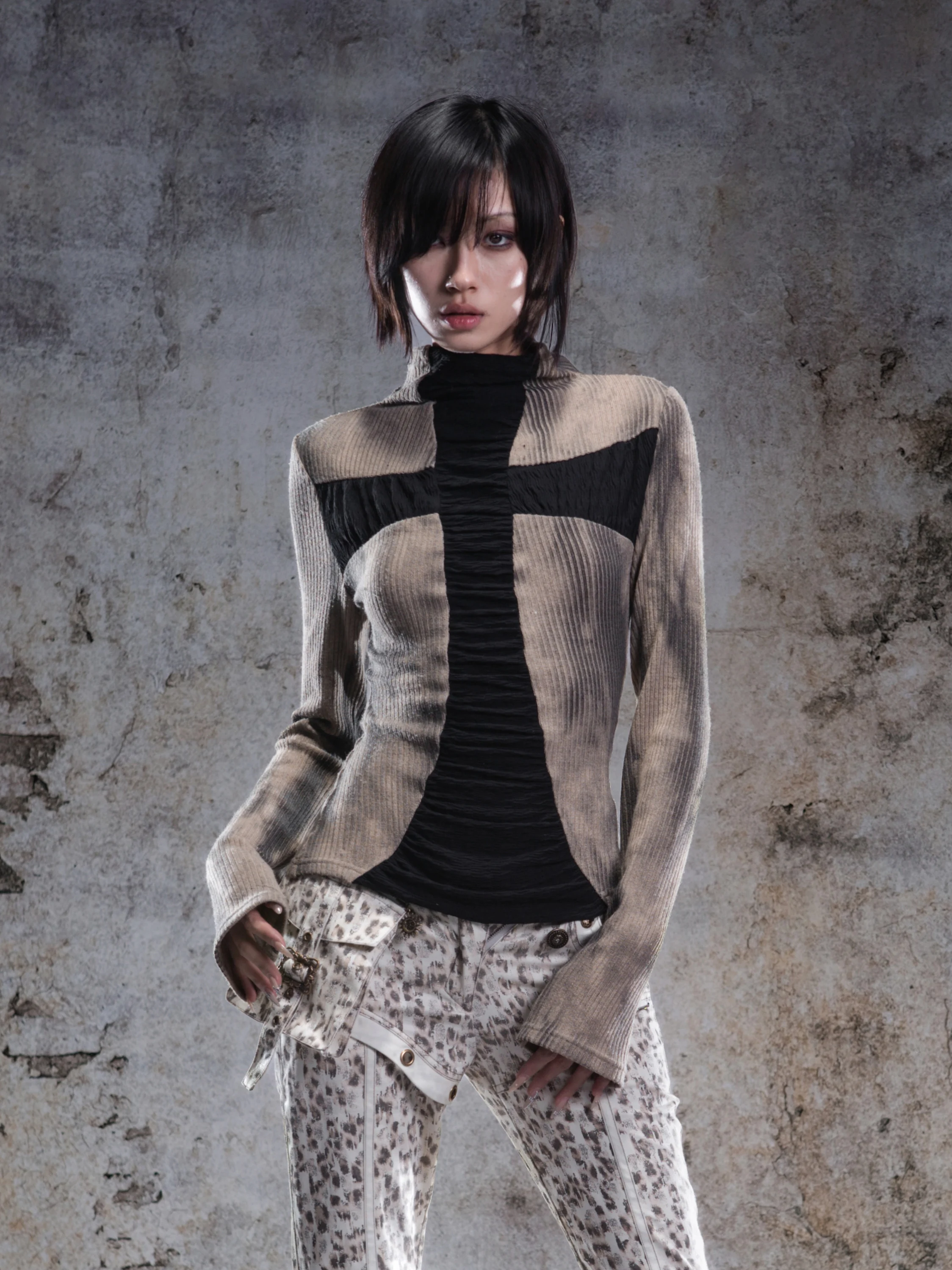 Ariadna Original Cross Slim Fit Long Sve T-irt Knitwear Punk Streetwear Millennium Women's Faion Spring 2024
Ariadna Original Cross Slim Fit Long Sve T-irt Knitwear Punk Streetwear Millennium Women's Faion Spring 2024