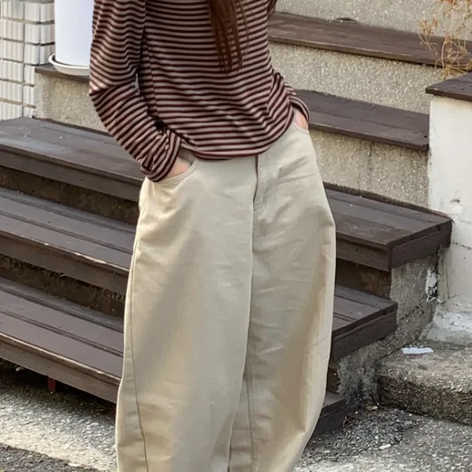 Spring 2026 High Waist Loose Wide Leg Workwear Pants Retro Subtle Pattern Versatile Casual Denim Long Trousers for Women
Spring 2026 High Waist Loose Wide Leg Workwear Pants Retro Subtle Pattern Versatile Casual Denim Long Trousers for Women