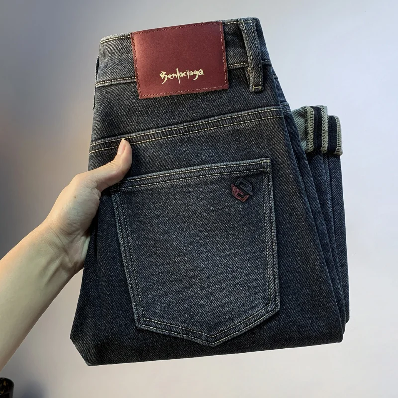 Мужские толстые зимние джинсы из флиса, плотные и теплые, темно-синие приталенные, эластичные, мягкие и удобные мужские брюки.
Мужские толстые зимние джинсы из флиса, плотные и теплые, темно-синие приталенные, эластичные, мягкие и удобные мужские брюки.