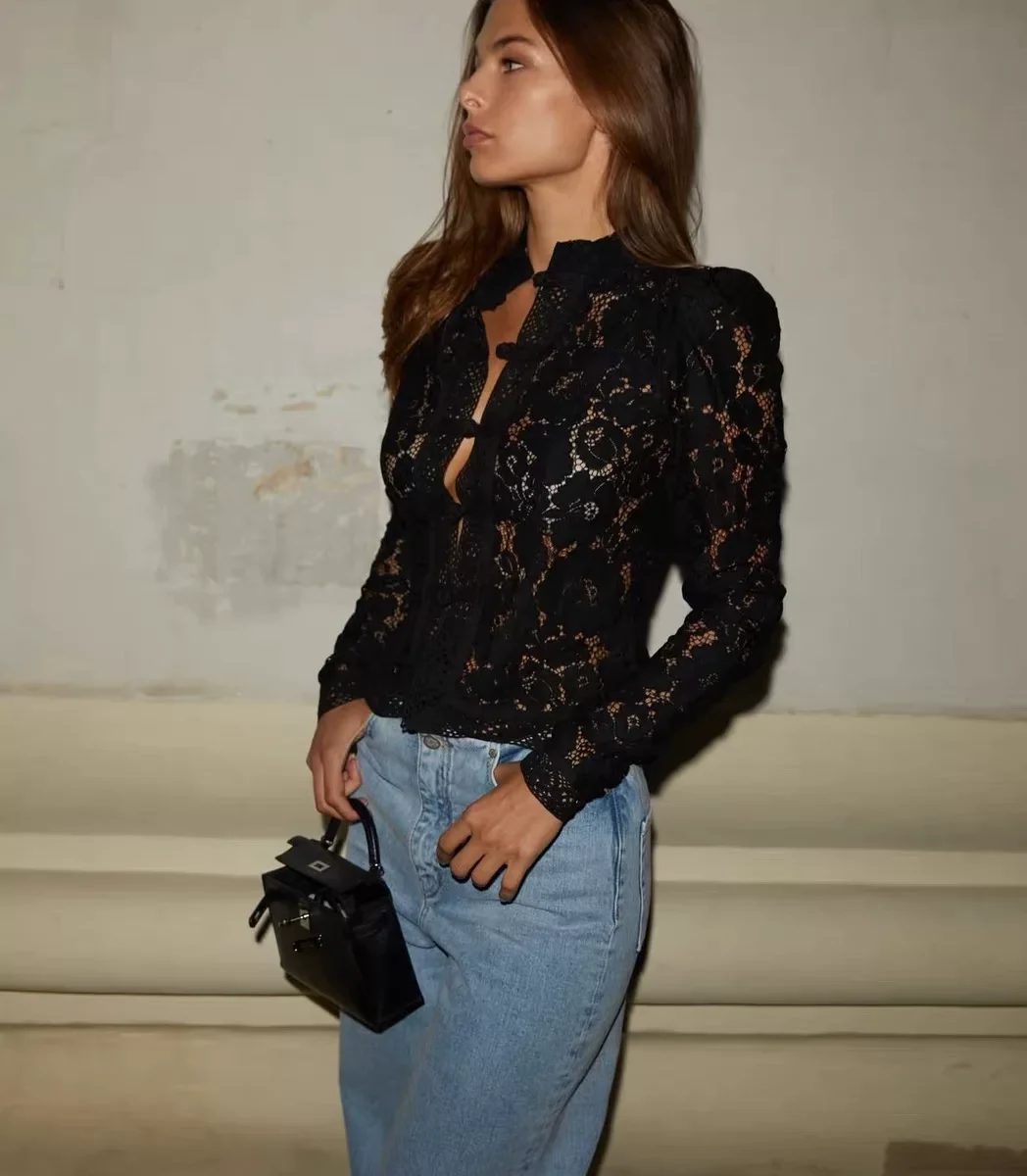 Sexy Ladies White Lace Shirt Hot Sale Transparent Black Top Fashion Women's Silk Blouse
Sexy Ladies White Lace Shirt Hot Sale Transparent Black Top Fashion Women's Silk Blouse