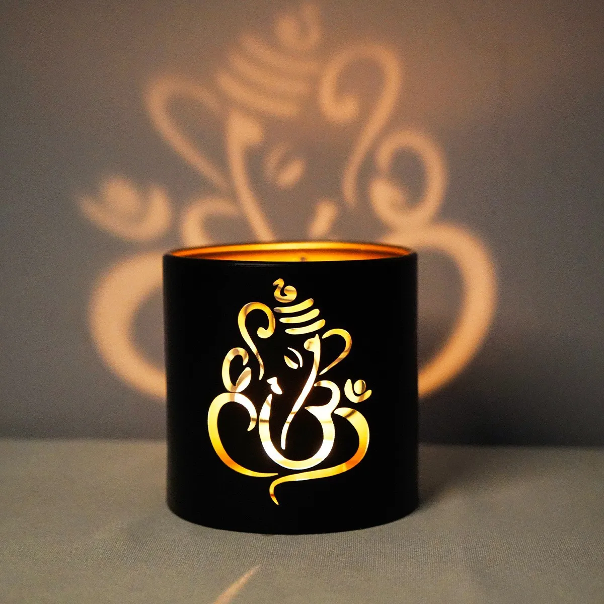 Indian Diwali Festival Candlestick Metal Iron Lotus Lantern Creative Elephant Candle Holder Party Decoration Parlour Decorations
Indian Diwali Festival Candlestick Metal Iron Lotus Lantern Creative Elephant Candle Holder Party Decoration Parlour Decorations