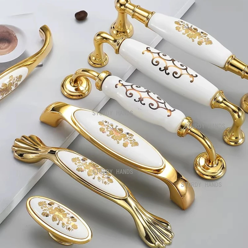 Zinc alloy+ceramic gold wardrobe cabinet door handle high-end light luxury comb table bedside cabinet door handle
Zinc alloy+ceramic gold wardrobe cabinet door handle high-end light luxury comb table bedside cabinet door handle