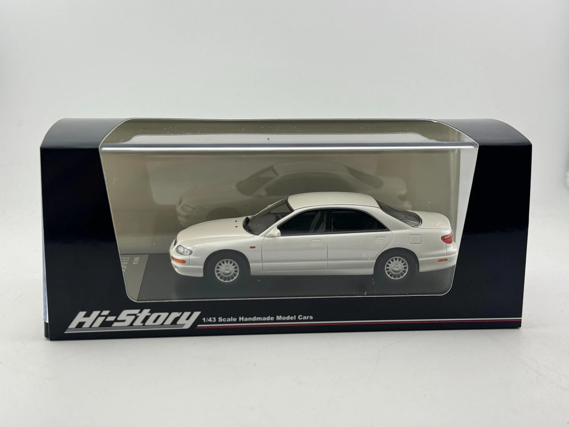 Hi Story 1/43 Scale Mazda Eunos 800 White Resin Car Model
Hi Story 1/43 Scale Mazda Eunos 800 White Resin Car Model