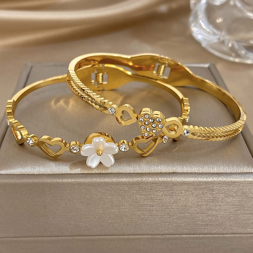 DODOHAO Cute Flower Heart Rhinestone Stainless Steel Bracelet for Women Hollow Waterproof Spring Open Bangle Charm Jewelry Gift
DODOHAO Cute Flower Heart Rhinestone Stainless Steel Bracelet for Women Hollow Waterproof Spring Open Bangle Charm Jewelry Gift