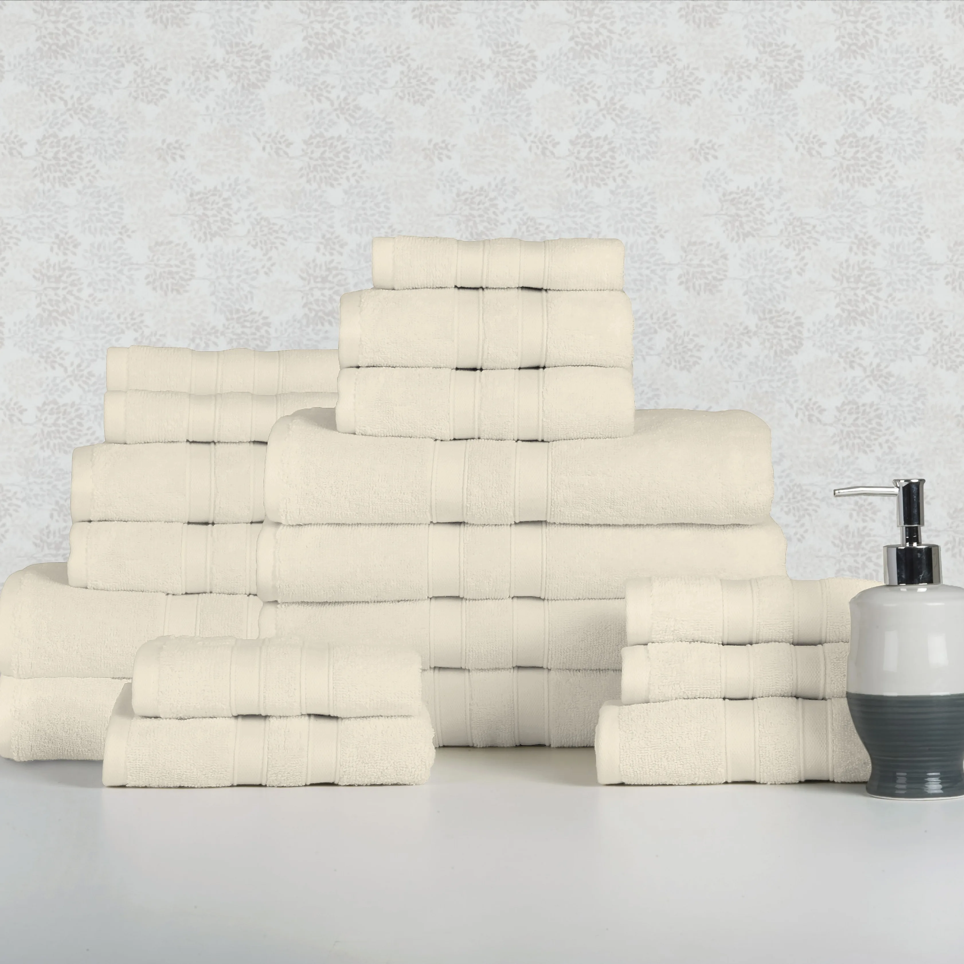18 Piece 100% Egyptian Cotton Towel Set - Luxurious, Super Absorbent, Made in India - Includes Oversized 6 Bath towels, 6 hand towels, 6 washcloths
18 Piece 100% Egyptian Cotton Towel Set - Luxurious, Super Absorbent, Made in India - Includes Oversized 6 Bath towels, 6 hand towels, 6 washcloths