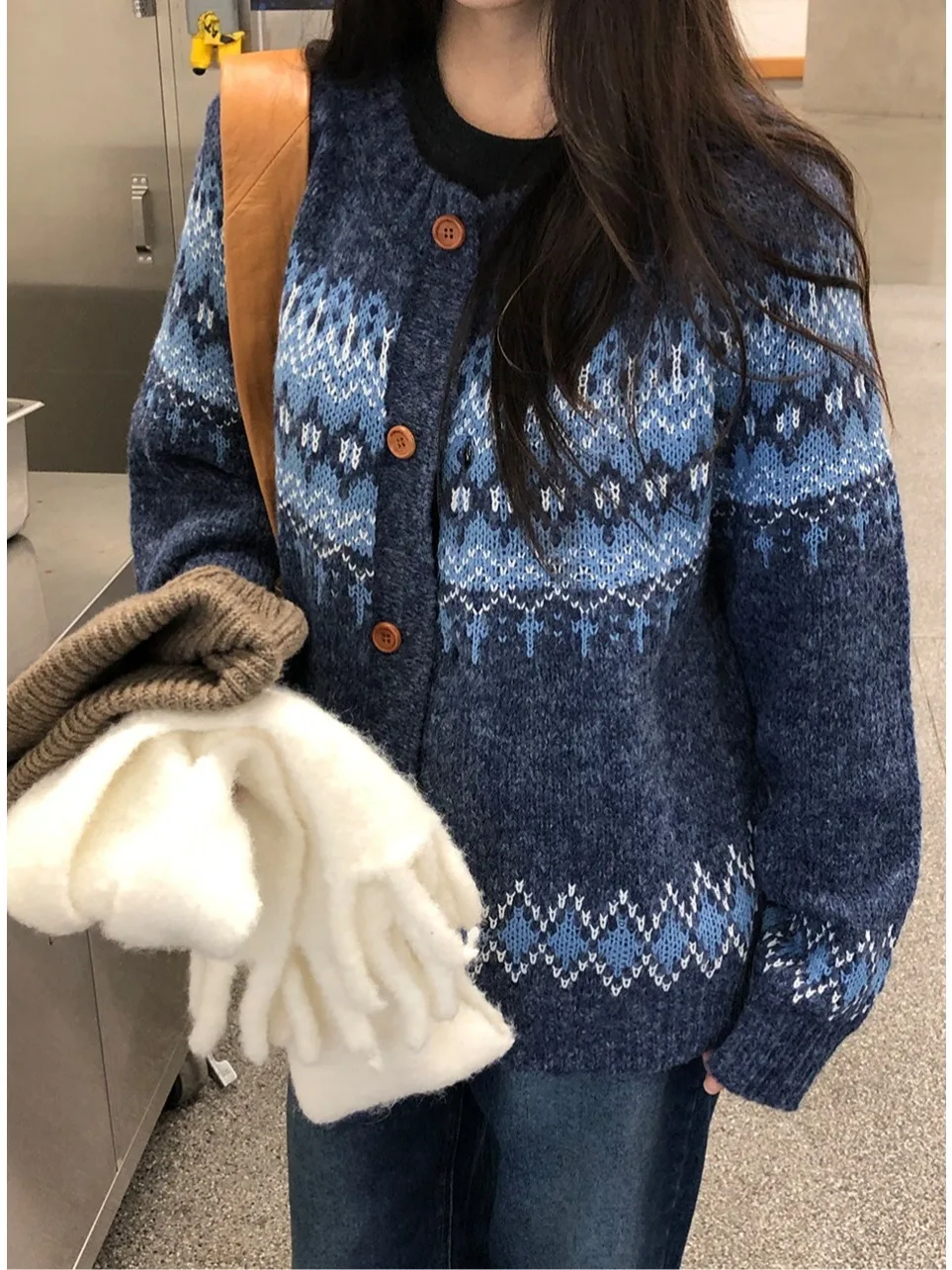 Retro Unique Color Block Pattern Women's Knitted Sweater Winter New Style Versatile Soft Knitted Cardigan Outerwear
Retro Unique Color Block Pattern Women's Knitted Sweater Winter New Style Versatile Soft Knitted Cardigan Outerwear