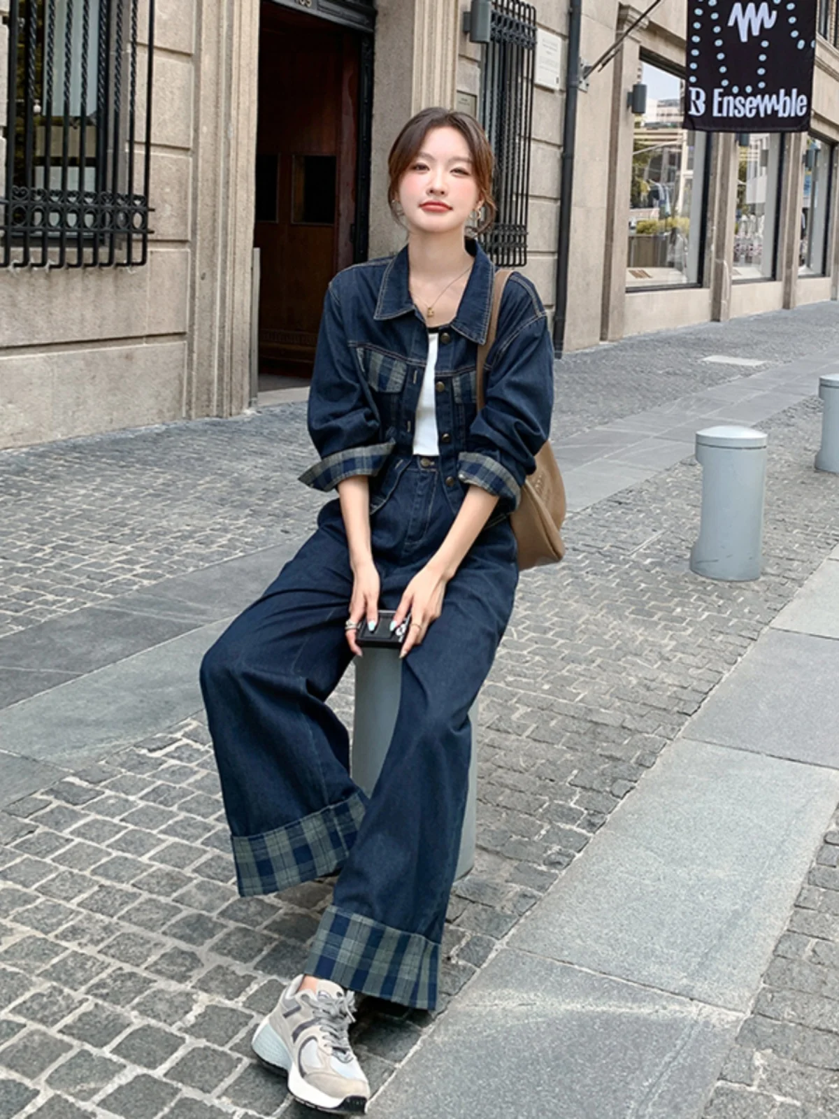 Модный джинсовый топ и брюки с широкими штанинами, комплект из двух предметов для женщин, повседневный стиль, весна-осень, новинка
Модный джинсовый топ и брюки с широкими штанинами, комплект из двух предметов для женщин, повседневный стиль, весна-осень, новинка