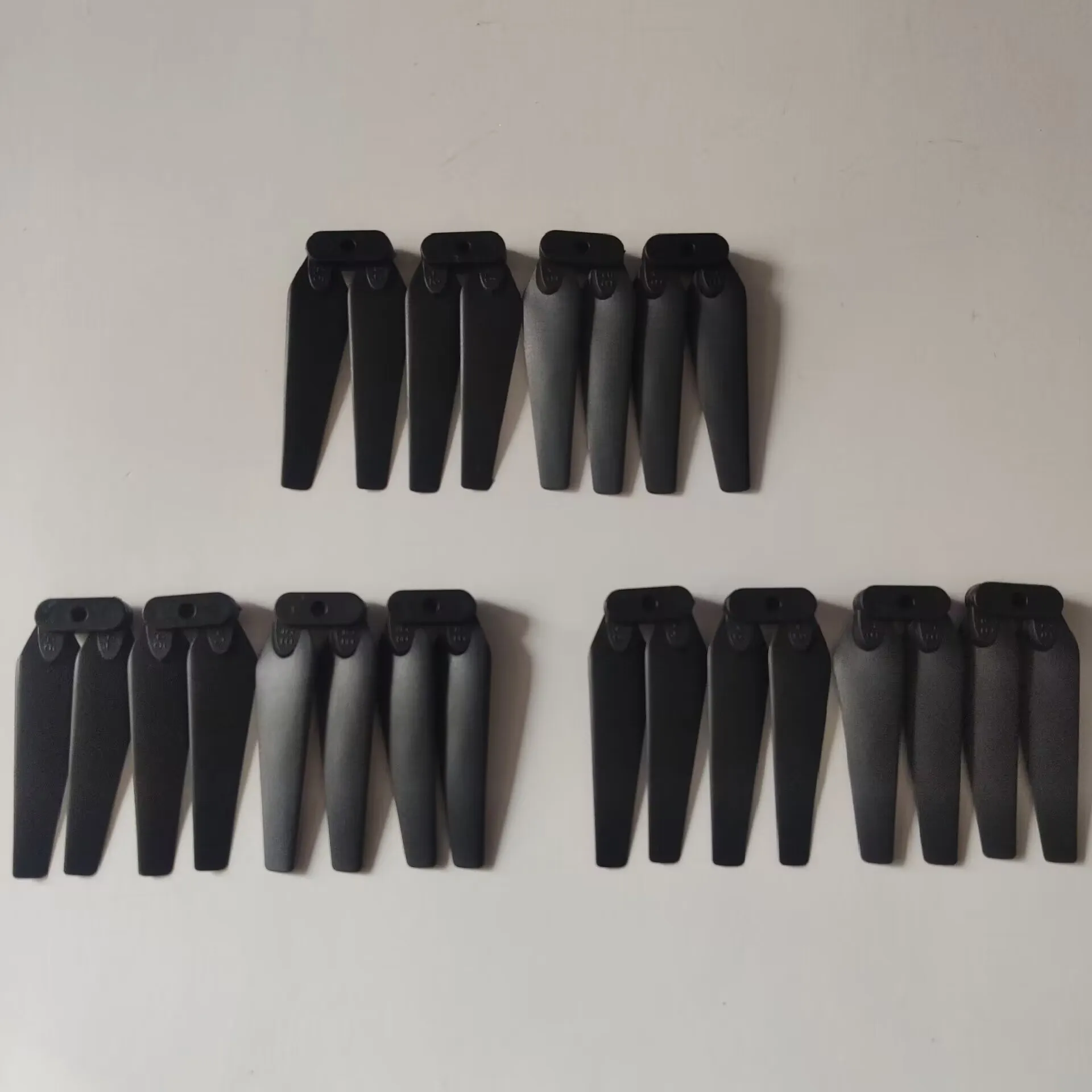 12PCS V88 Folding Drone Original Propeller Props Spare Part Wing Fan CW CCW Blade Accessory
12PCS V88 Folding Drone Original Propeller Props Spare Part Wing Fan CW CCW Blade Accessory