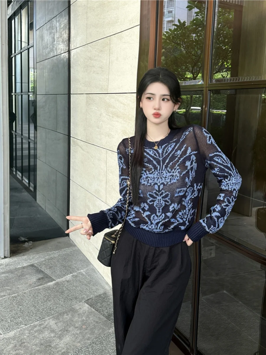 Женский корейский вязаный свитер больших размеров с длинными рукавами, свободного кроя, с цветочной вышивкой, модный осенний топ для полных женщин
Женский корейский вязаный свитер больших размеров с длинными рукавами, свободного кроя, с цветочной вышивкой, модный осенний топ для полных женщин