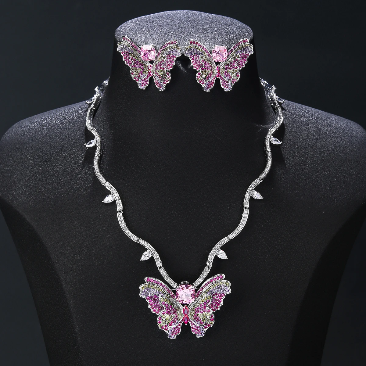Luxury Cubic Zirconia Bridal Wedding Jewelry Set Ladies Party Butterfly Pendant Necklace Earrings Set CN11438
Luxury Cubic Zirconia Bridal Wedding Jewelry Set Ladies Party Butterfly Pendant Necklace Earrings Set CN11438