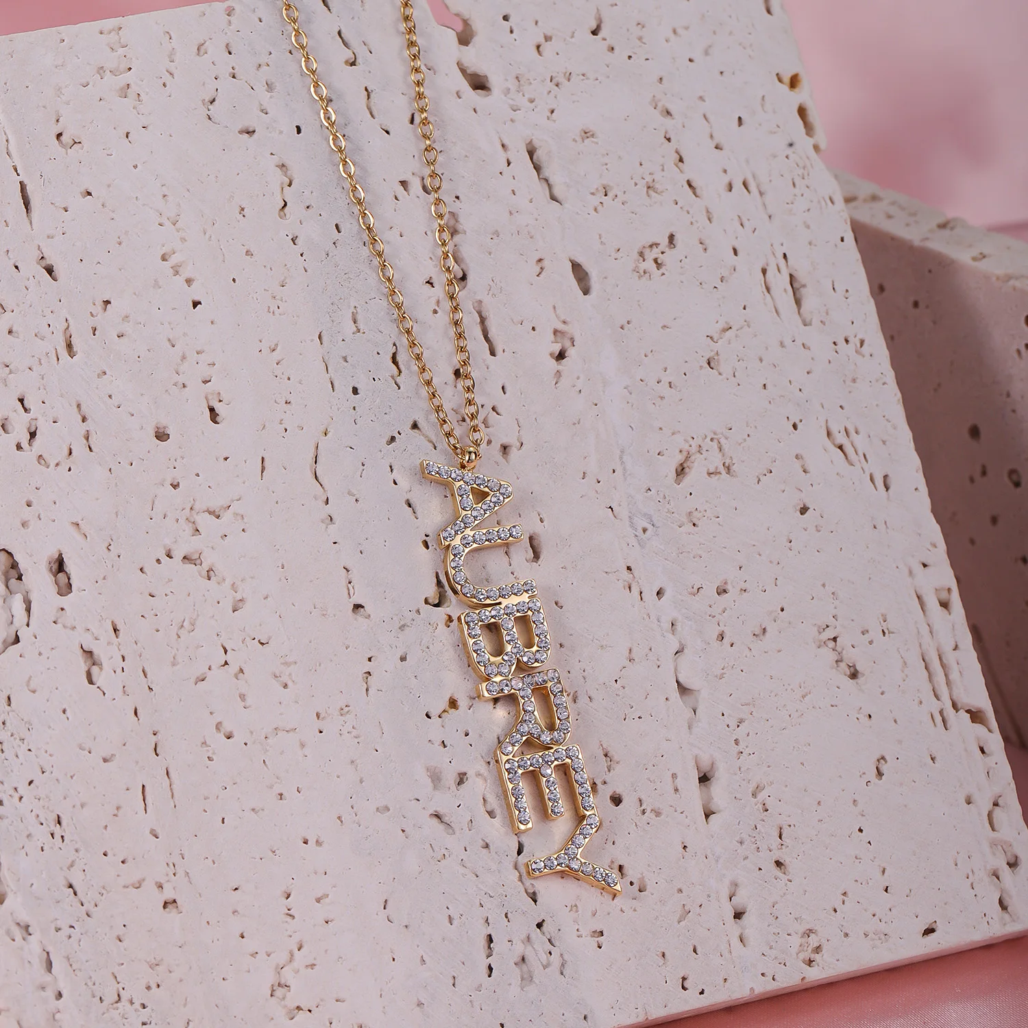 Vertical Custom Name Necklace Zirconia Luxury Pendant 18k Gold Plated Stainless Steel Personalized Anniversary Gift for Girls
Vertical Custom Name Necklace Zirconia Luxury Pendant 18k Gold Plated Stainless Steel Personalized Anniversary Gift for Girls