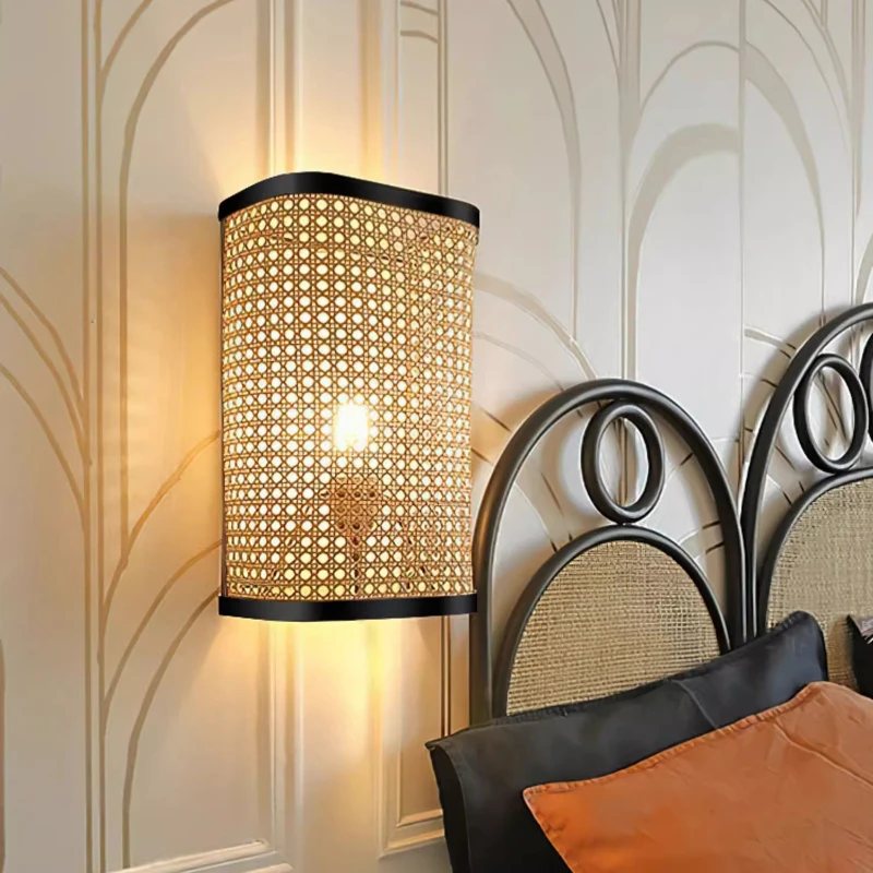 Japanese Wabi-sabi Retro Rattan Weaving Wall Lamp LED E27 Bamboo Wall Sconce Light Living Room Bedroom Bedside Homestay Corridor
Japanese Wabi-sabi Retro Rattan Weaving Wall Lamp LED E27 Bamboo Wall Sconce Light Living Room Bedroom Bedside Homestay Corridor