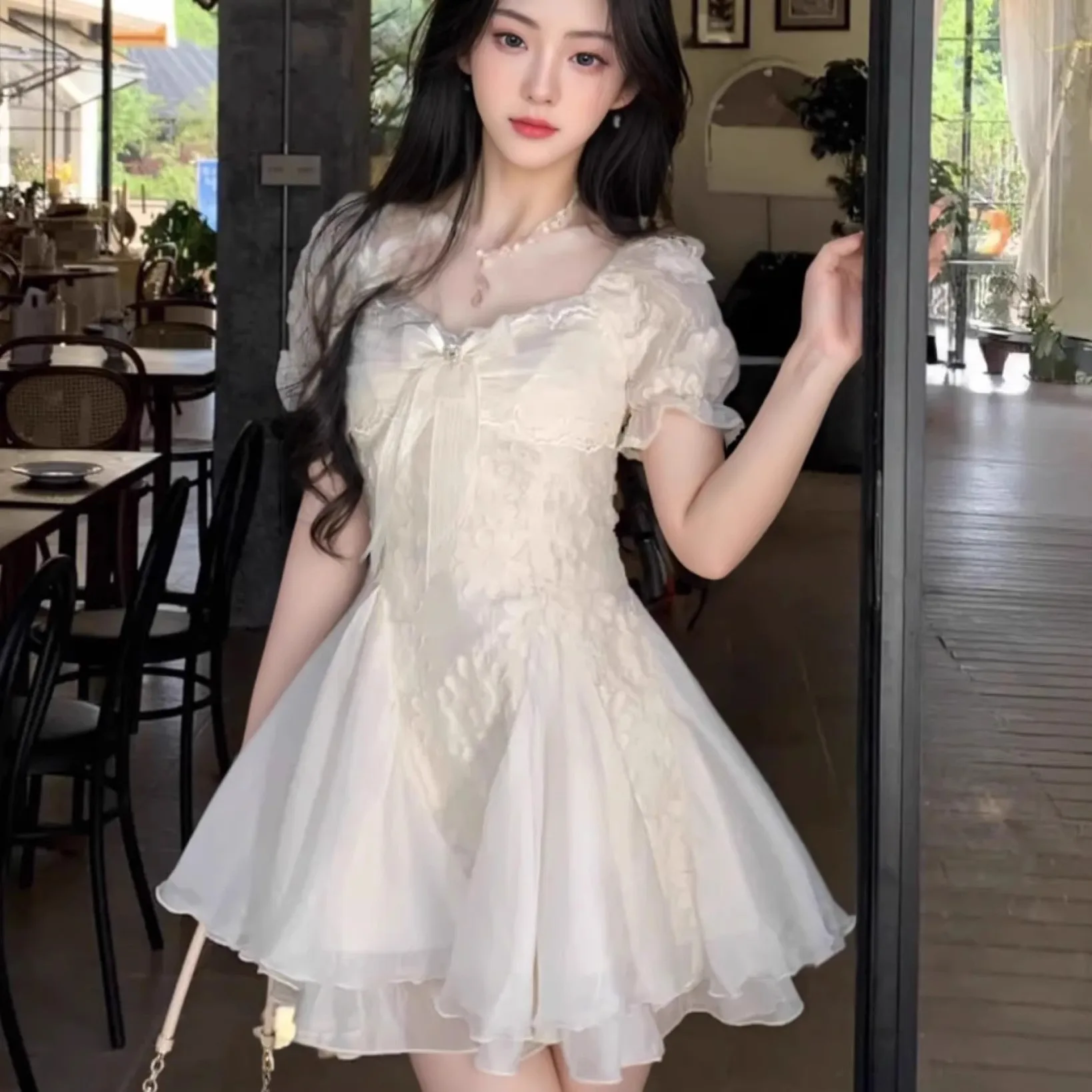 Summer French Style Square Collar Mini Dress Fashion Gauze Lace Spliced Female Clothing Elegant Short Sleeves Ball Gown Dresses
Summer French Style Square Collar Mini Dress Fashion Gauze Lace Spliced Female Clothing Elegant Short Sleeves Ball Gown Dresses