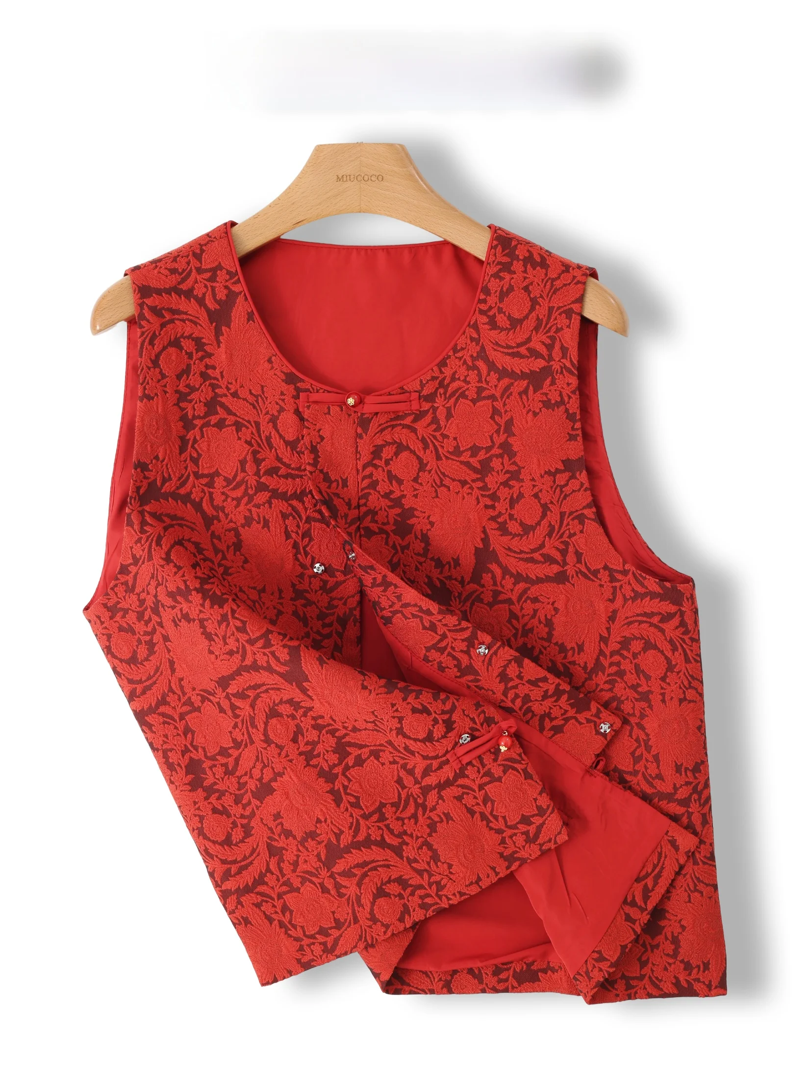 Red Floral Embroidery Buttonless Sleeveless Vest Women's Retro Shoulder Pad Top Outerwear Chinese Style Fashion Streetwear
Red Floral Embroidery Buttonless Sleeveless Vest Women's Retro Shoulder Pad Top Outerwear Chinese Style Fashion Streetwear