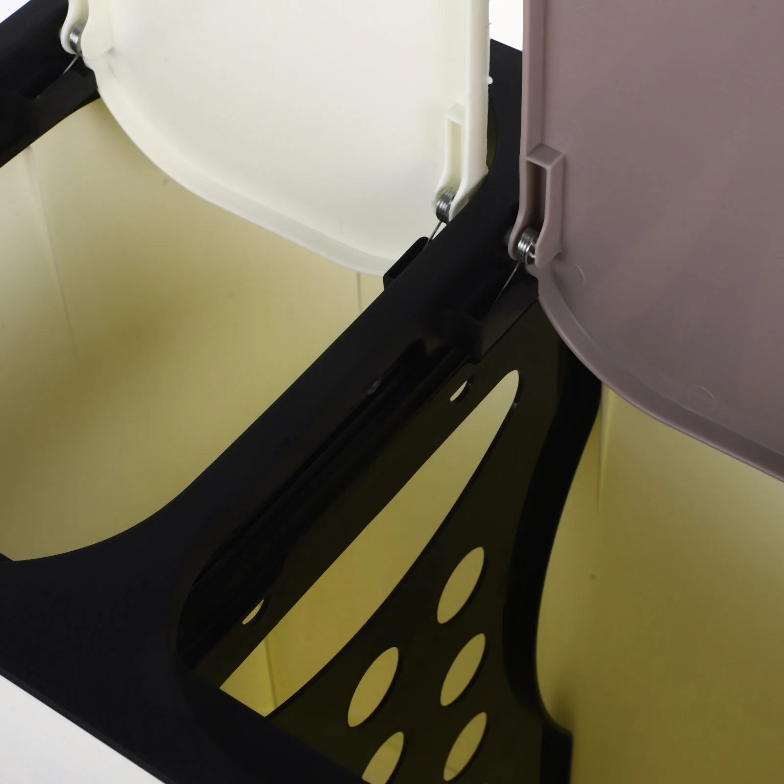 Dry Wet Separation Trash Can Kitchen Garbage Bin Recycling Waste Container 2 Compartments Food Composter Portable Compact Design
Dry Wet Separation Trash Can Kitchen Garbage Bin Recycling Waste Container 2 Compartments Food Composter Portable Compact Design
