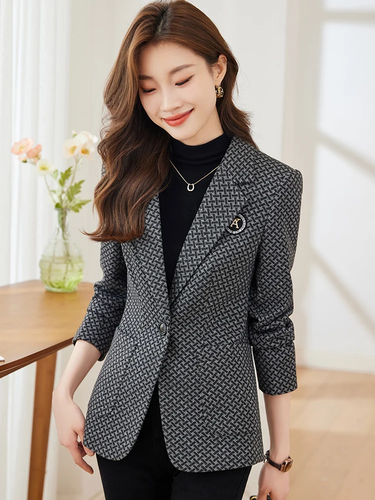 Женский костюм-тройка в клетку, осенний, новый, универсальный, молодежный, для мам, в западном стиле, топ
Женский костюм-тройка в клетку, осенний, новый, универсальный, молодежный, для мам, в западном стиле, топ