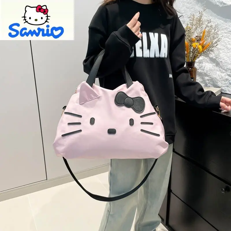 Sanrio Fashion Large Capacity Luggage Bag for Ladies, Cute Cartoon Hello Kitty Outdoor Storage Handheld Travel Bag
Sanrio Fashion Large Capacity Luggage Bag for Ladies, Cute Cartoon Hello Kitty Outdoor Storage Handheld Travel Bag