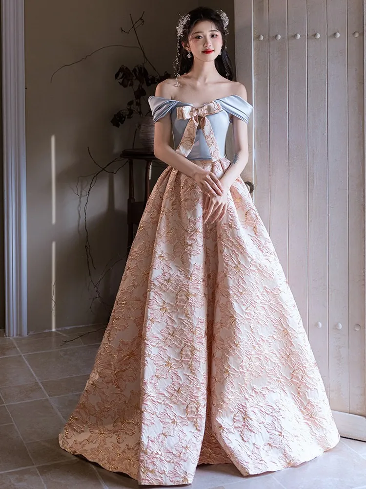 A new elegant and light luxury dress for the one-shoulder banquet host
A new elegant and light luxury dress for the one-shoulder banquet host