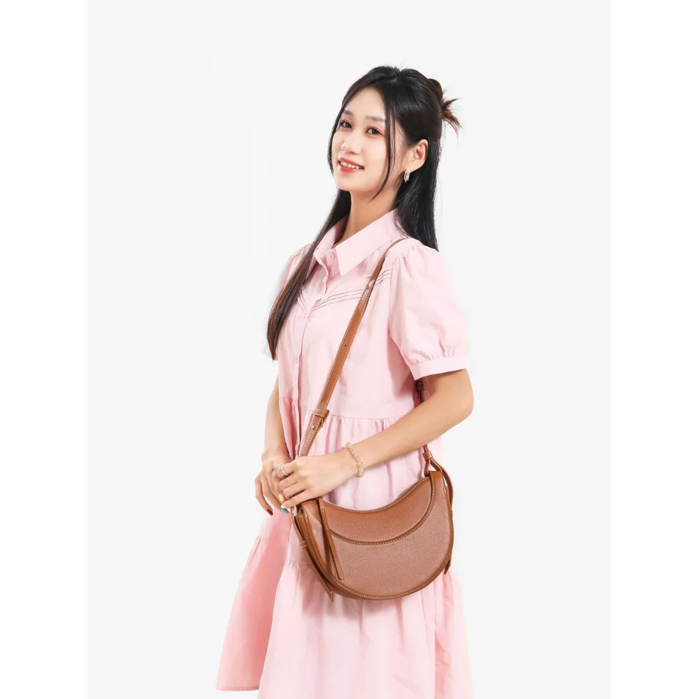 Solid Color Single Shoulder Bag Fashionable Versatile Solid Color Single Shoulder Bag Light Luxury High-End Women's Crescent Bag
Solid Color Single Shoulder Bag Fashionable Versatile Solid Color Single Shoulder Bag Light Luxury High-End Women's Crescent Bag