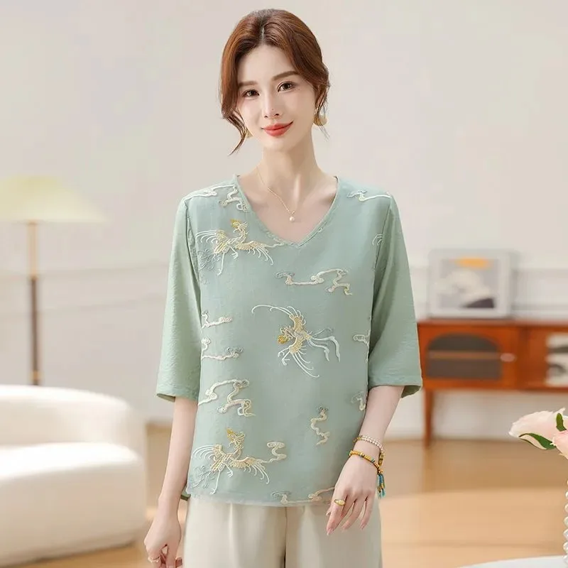 Women's V-Neck Half Sleeve Embroidered Phoenix Pattern Loose Blouse Light Green Casual Top
Women's V-Neck Half Sleeve Embroidered Phoenix Pattern Loose Blouse Light Green Casual Top