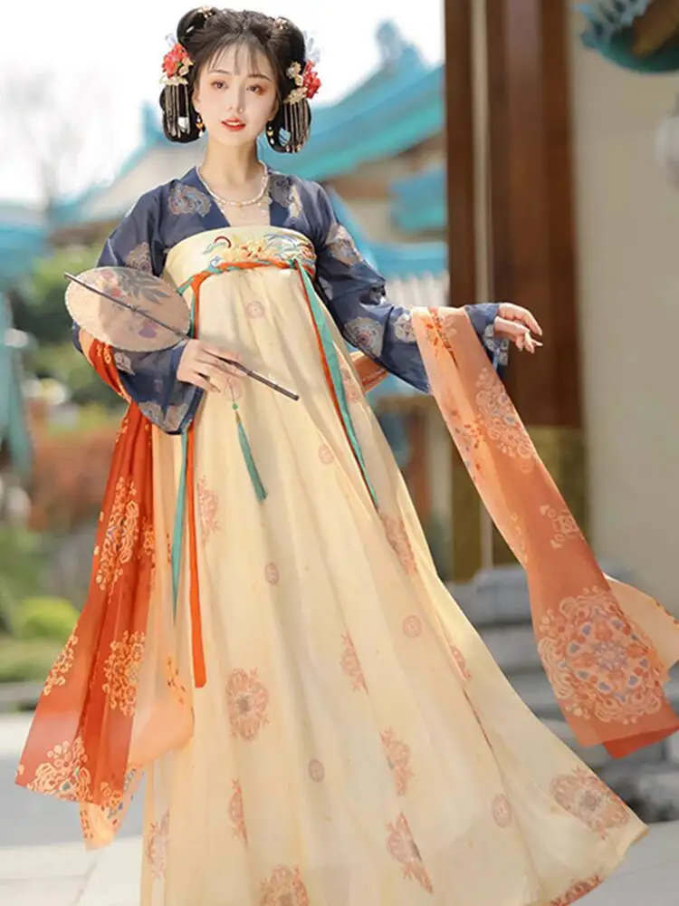 Ancient Chinese Hanfu women's one-piece embroidery restoration sweet and cute Hanfu cosplay party costume
Ancient Chinese Hanfu women's one-piece embroidery restoration sweet and cute Hanfu cosplay party costume