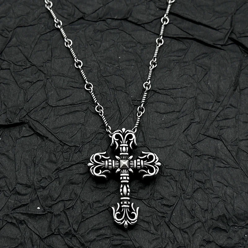 S925 Sterling Silver, Retro and Old Flame Cross Pendant Necklace, European and American Men's and Women's Niche Personalities
S925 Sterling Silver, Retro and Old Flame Cross Pendant Necklace, European and American Men's and Women's Niche Personalities