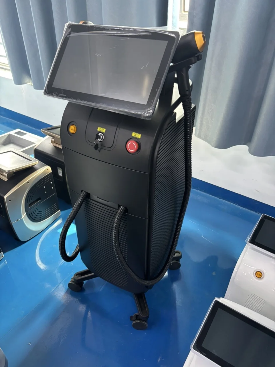 Diode laser hair removal machine 4000W 4Wavelength Ice Platinum Hair Removal 755 808 1064nm Diode Laser Salon CE Certified
Diode laser hair removal machine 4000W 4Wavelength Ice Platinum Hair Removal 755 808 1064nm Diode Laser Salon CE Certified