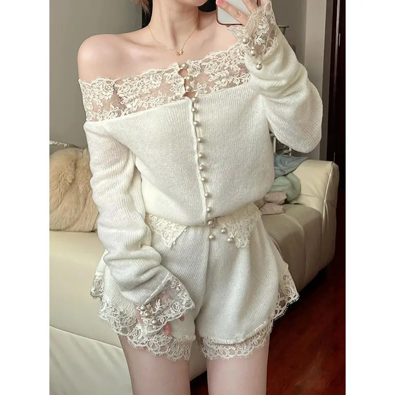 Two-piece Set of New Charming Lace - Spliced Knitted Cardigan and Wide - Leg Cropped Pants with A Sense of Design
Two-piece Set of New Charming Lace - Spliced Knitted Cardigan and Wide - Leg Cropped Pants with A Sense of Design