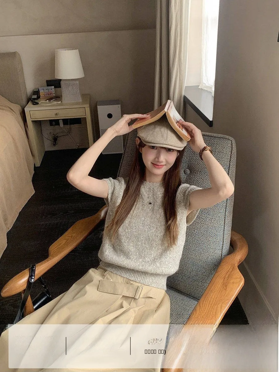 Женский вязаный свитер с круглым вырезом, однотонный, универсальный, стройнящий, премиум-класса, комфортный, теплый, осенняя мода
Женский вязаный свитер с круглым вырезом, однотонный, универсальный, стройнящий, премиум-класса, комфортный, теплый, осенняя мода