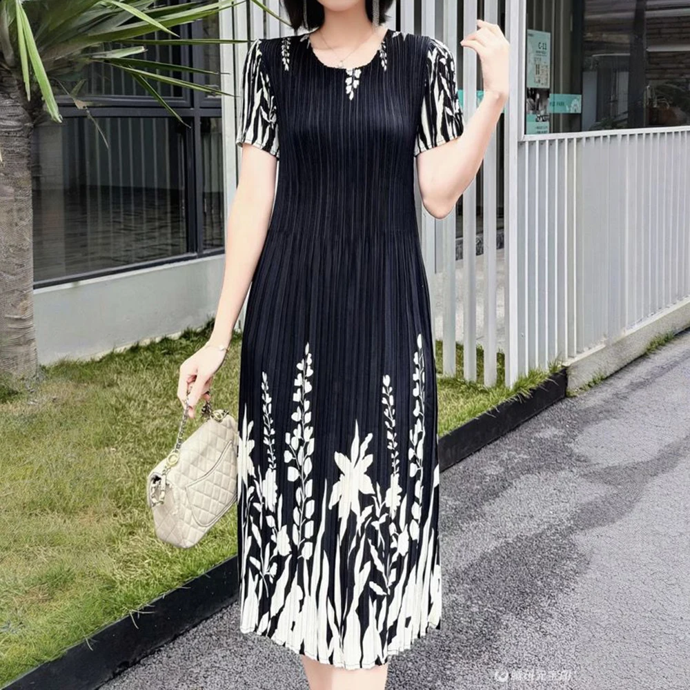2026 summer new pleated round neck short sleeve super elastic fabric soft breathable fashion dress women
2026 summer new pleated round neck short sleeve super elastic fabric soft breathable fashion dress women