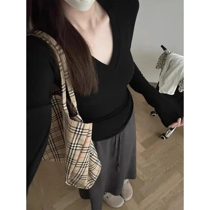 Autumn Winter Style Warmth Shoulder Size Regular Gray Long Sleeve Fleece Lined Slim Fit Thermal Top for Women V Neck T Shirt
Autumn Winter Style Warmth Shoulder Size Regular Gray Long Sleeve Fleece Lined Slim Fit Thermal Top for Women V Neck T Shirt