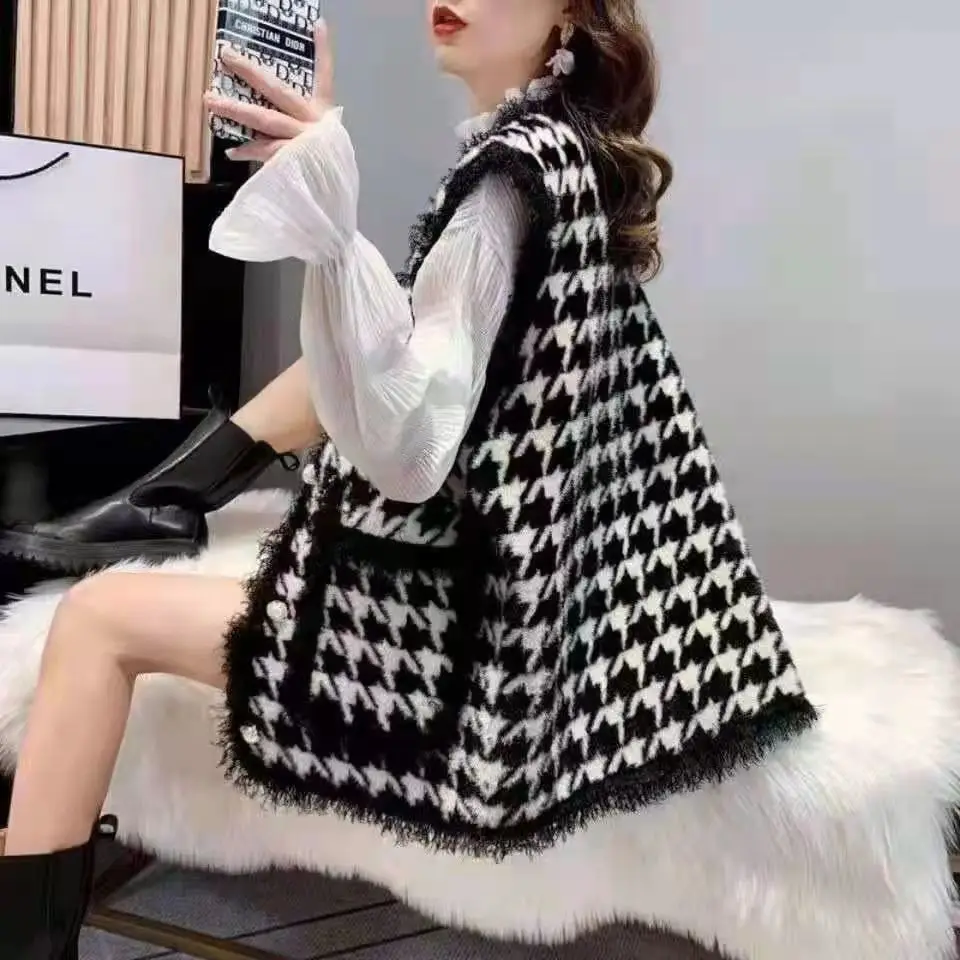 Houndstooth Small Fragrance Vest Female Winter Autumn 2025 New Korean Temperament Joker Medium Long Large Size Vest Female
Houndstooth Small Fragrance Vest Female Winter Autumn 2025 New Korean Temperament Joker Medium Long Large Size Vest Female