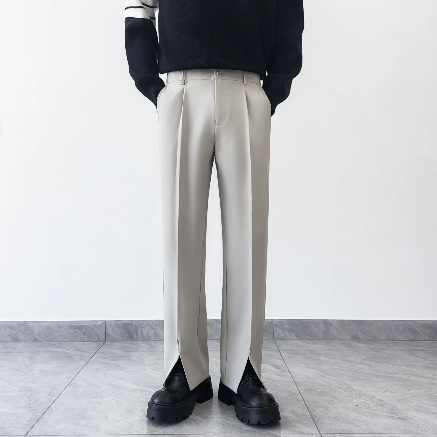 Autumn loose straight leg casual pants for men, versatile wide leg long pants, handsome solid color high-end suit pants
Autumn loose straight leg casual pants for men, versatile wide leg long pants, handsome solid color high-end suit pants