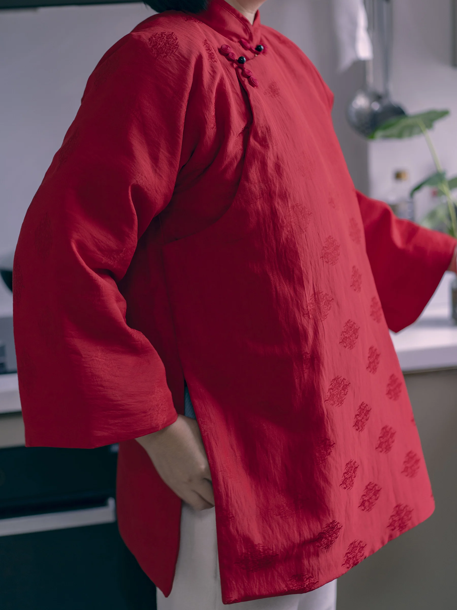 Red Cloud Pattern Embroidered Cotton Jaet Traditional Chinese Sle Loose Fit Long Sve Stand Collar Year End Celebration...
Red Cloud Pattern Embroidered Cotton Jaet Traditional Chinese Sle Loose Fit Long Sve Stand Collar Year End Celebration...