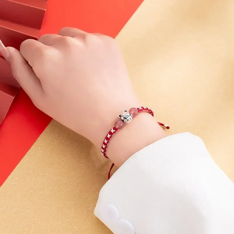 2025 Fashion Silver Lucky Cat Hand Rope Student Ins New Trendy Internet Popular Light Luxury Good Luck Handmade Woven Red Rope
2025 Fashion Silver Lucky Cat Hand Rope Student Ins New Trendy Internet Popular Light Luxury Good Luck Handmade Woven Red Rope
