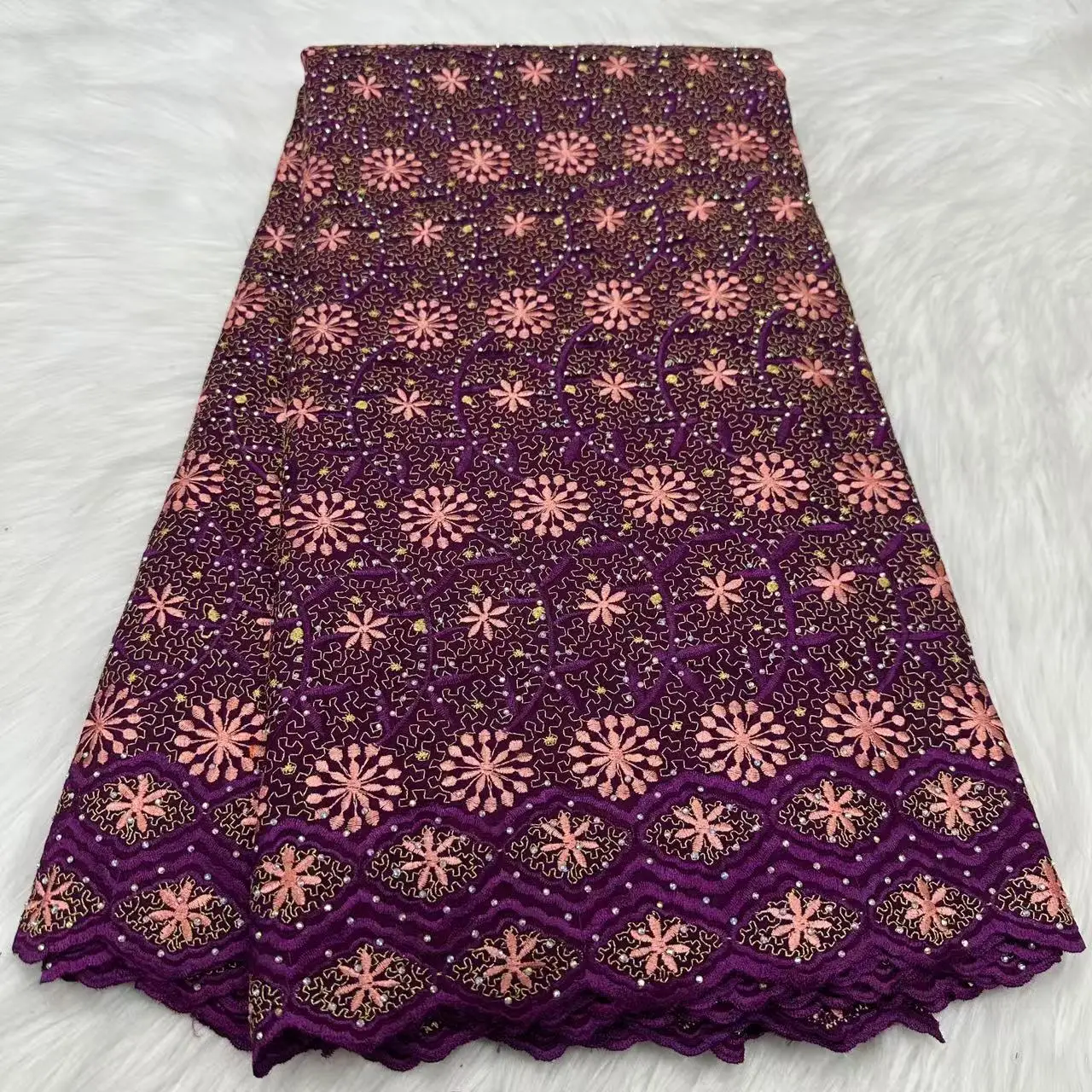 2025 High Quality Stones Purple Cotton African Lace Fabric French Swiss Voile Lace Fabric For Nigerian Women Party Dress KYC2532
2025 High Quality Stones Purple Cotton African Lace Fabric French Swiss Voile Lace Fabric For Nigerian Women Party Dress KYC2532