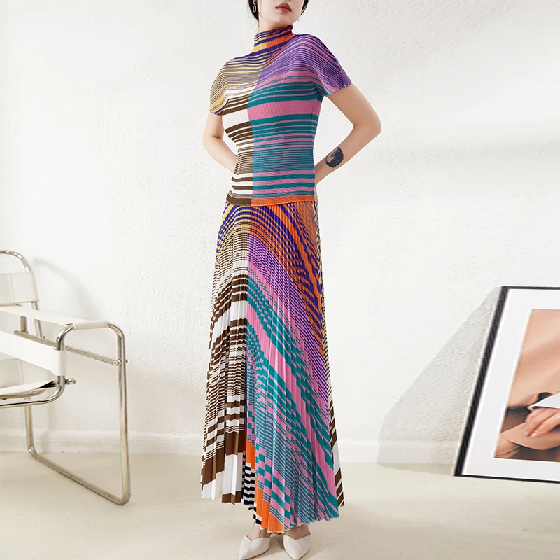 Fast Delivery 2025 New Women Long Skirts Print Line Pleated Shirt Short Sleeve and Long Pleated Skirt 2 Piece Set
Fast Delivery 2025 New Women Long Skirts Print Line Pleated Shirt Short Sleeve and Long Pleated Skirt 2 Piece Set