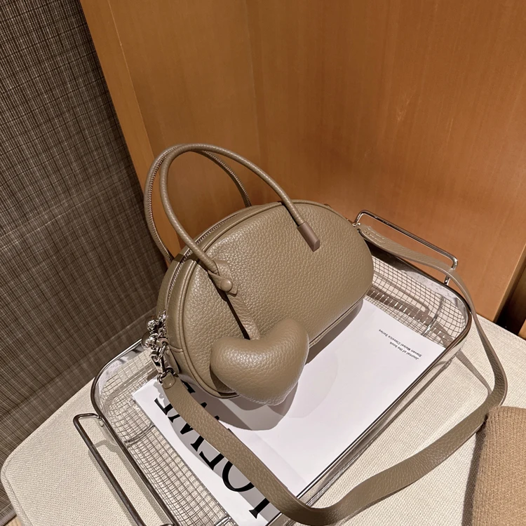 Luxury Soft Leather Shoulder Bag for Women New Heart Tassel Chic Handbags French Versatile Party Crossbody Bags Trend
Luxury Soft Leather Shoulder Bag for Women New Heart Tassel Chic Handbags French Versatile Party Crossbody Bags Trend