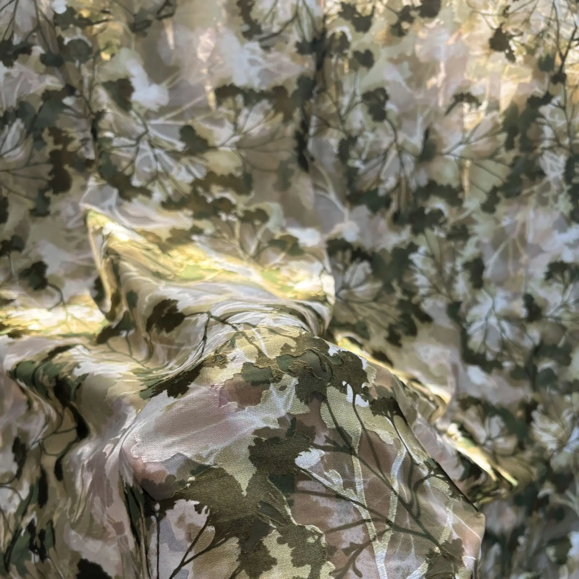 8697 Woven Brocade Sticky Velvet Printed Burnt out Burnt Flower Acid Printed Lustrine Velvet Fabric
8697 Woven Brocade Sticky Velvet Printed Burnt out Burnt Flower Acid Printed Lustrine Velvet Fabric