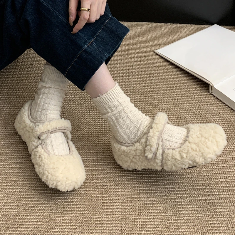 Женская хлопковая обувь на меху на плоской подошве, модные модельные зимние ботинки, теплые уютные дизайнерские ботинки 2025 года, новые повседневные короткие плюшевые зимние ботинки Mujer Zapatos
Женская хлопковая обувь на меху на плоской подошве, модные модельные зимние ботинки, теплые уютные дизайнерские ботинки 2025 года, новые повседневные короткие плюшевые зимние ботинки Mujer Zapatos