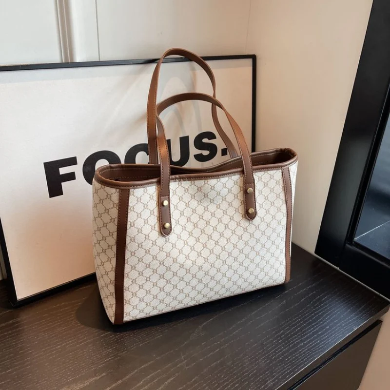 Классическая элегантная кожаная сумка-тоут для женщин, большая вместительная сумка через плечо, кошелек через плечо, женская рабочая сумка с застежкой-молнией
Классическая элегантная кожаная сумка-тоут для женщин, большая вместительная сумка через плечо, кошелек через плечо, женская рабочая сумка с застежкой-молнией