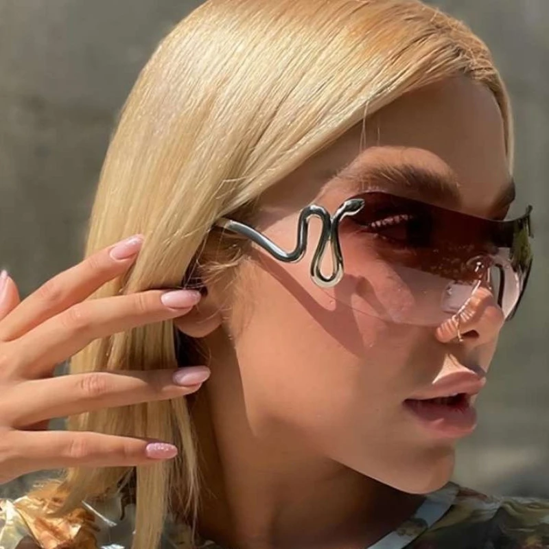 Cyberpunk Spicy Girl Style Retro Frameless Cut Edge Sunglasses for Women, Slim and Large Framed Snake Shaped Sunglasses
Cyberpunk Spicy Girl Style Retro Frameless Cut Edge Sunglasses for Women, Slim and Large Framed Snake Shaped Sunglasses