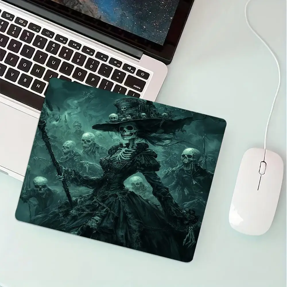 Gothic skeleton man small mouse pad rubber anti-slip desk mat gaming mats pc accessories laptop office pad water-washable
Gothic skeleton man small mouse pad rubber anti-slip desk mat gaming mats pc accessories laptop office pad water-washable