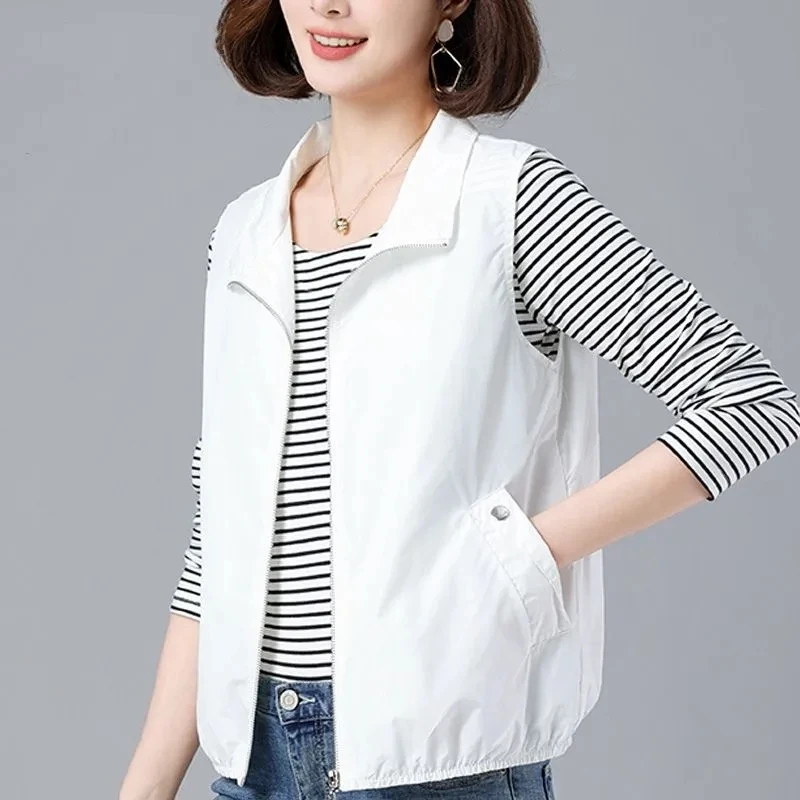 With Breathable Mesh Sunscreen Vest Women Summer New Sleeveless Jacket Thin Waistcoats Casual Double Layer Sun Protection Coats
With Breathable Mesh Sunscreen Vest Women Summer New Sleeveless Jacket Thin Waistcoats Casual Double Layer Sun Protection Coats